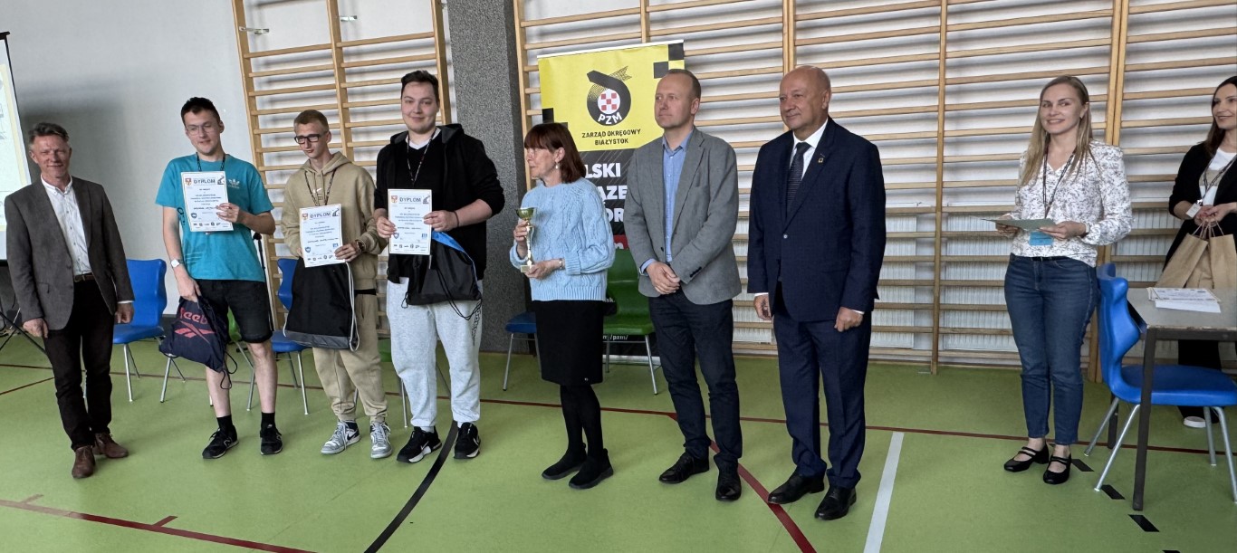 Wręczenie nagród i dyplomów zawodnikom w Turnieju