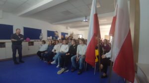 Uczniowie i nauczyciele na uroczystościach z okazji 2 i 3 maja